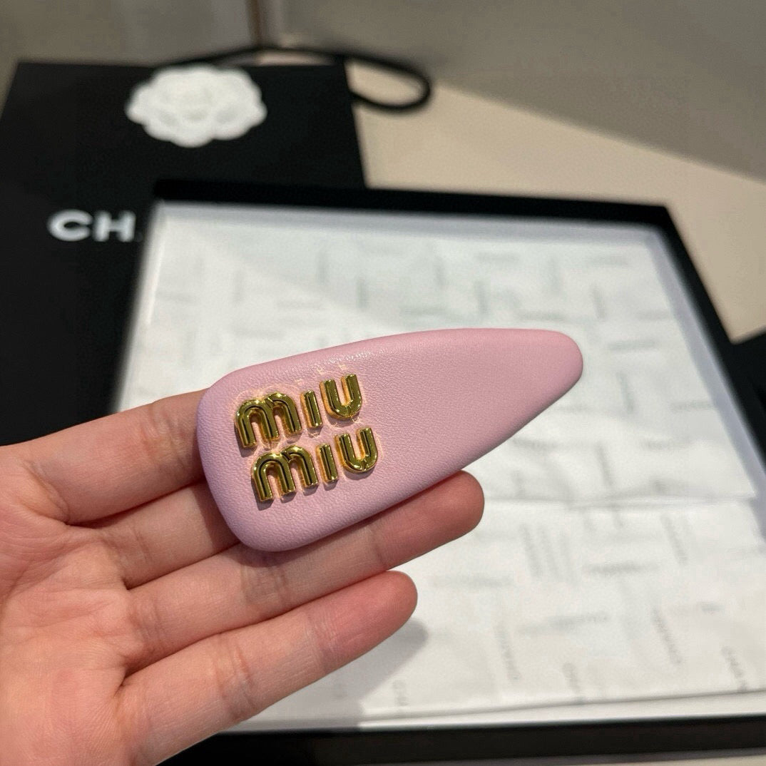 HAIR CLIPS IN PINK SHINY METAL (1 piece)
